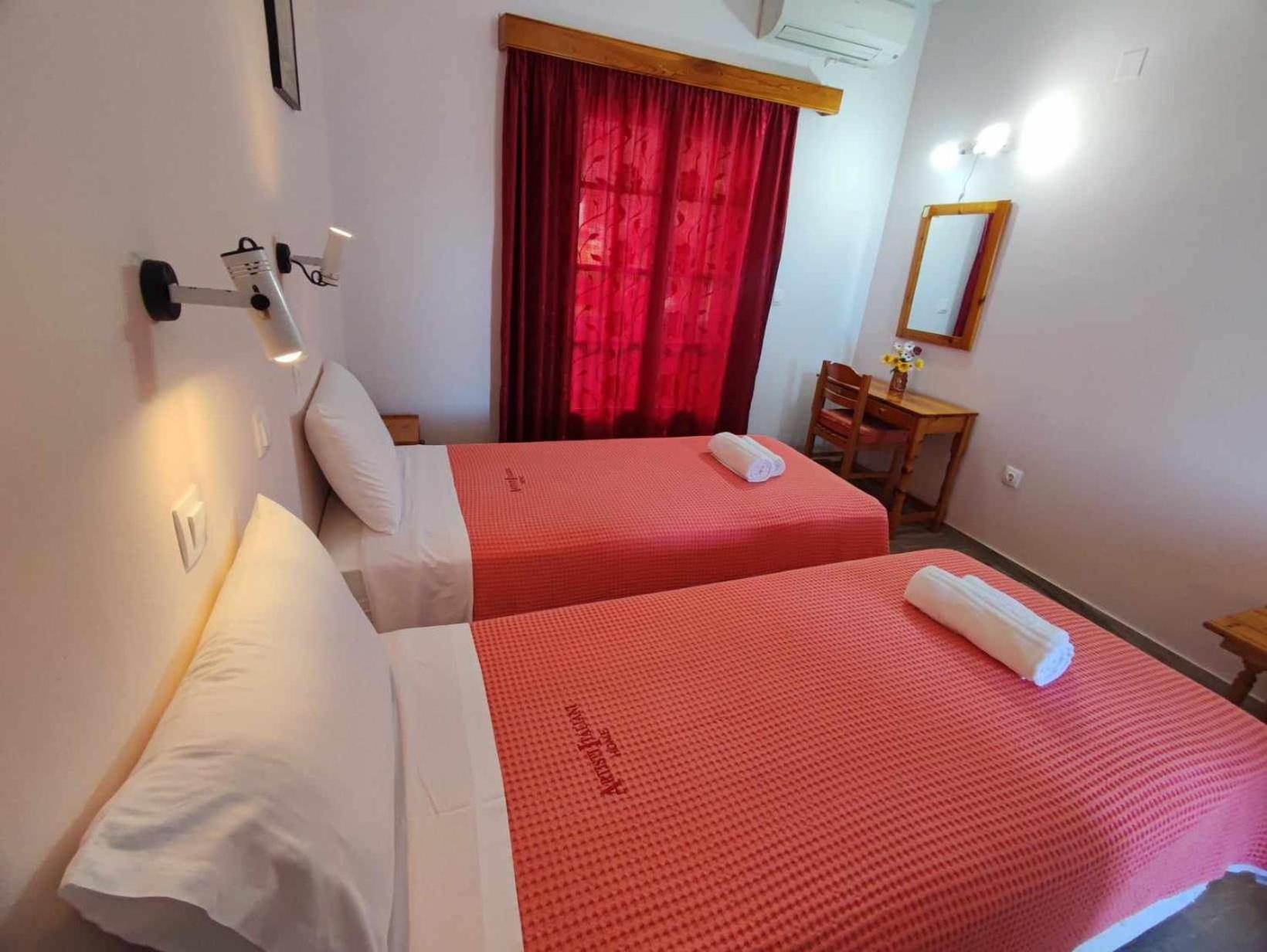 Marianna House Hotel Agios Georgios Pagon Ngoại thất bức ảnh