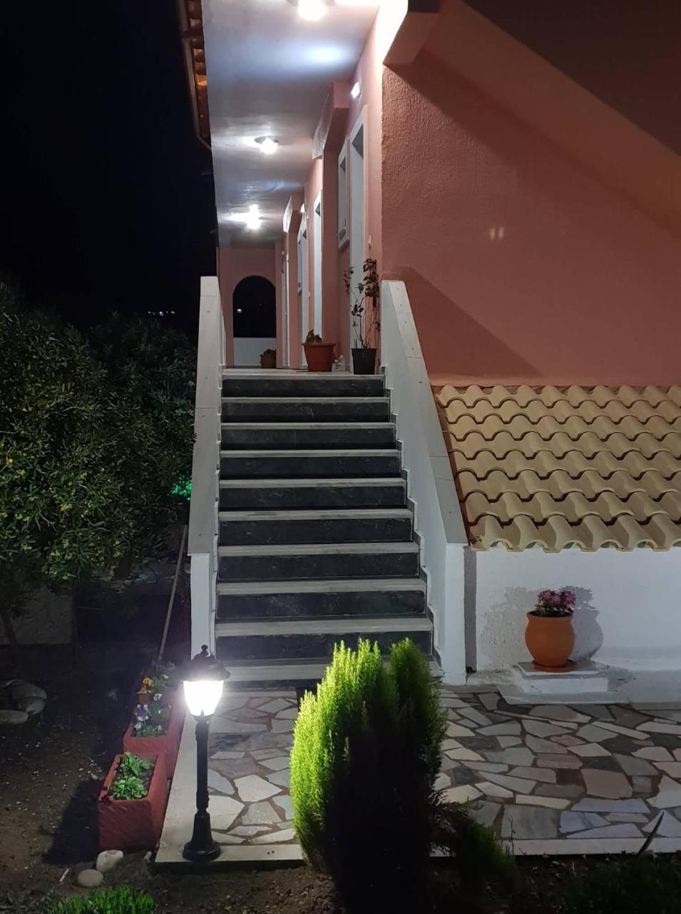 Marianna House Hotel Agios Georgios Pagon Ngoại thất bức ảnh